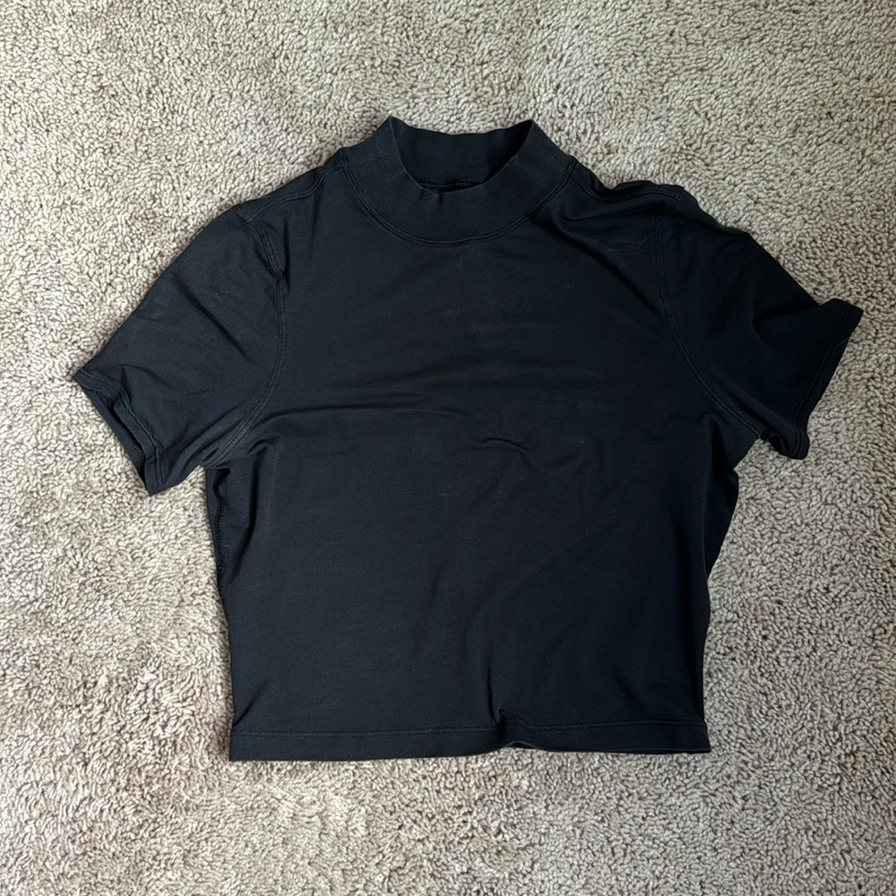 lululemon mock neck crop top